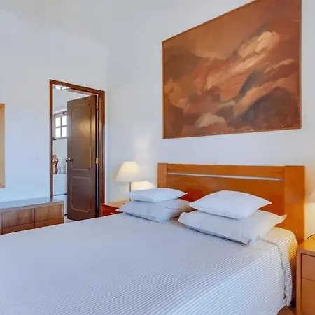 Frederique By Gabi Miguel